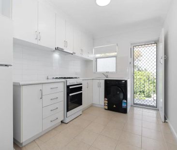 “Stylish Unit” - Photo 4