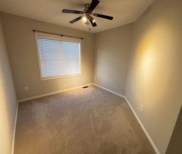 For Lease - 102 Harbourside Drive, Whitby, Ontario - Photo 5