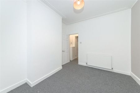 4 bedroom terraced house to rent - Photo 3
