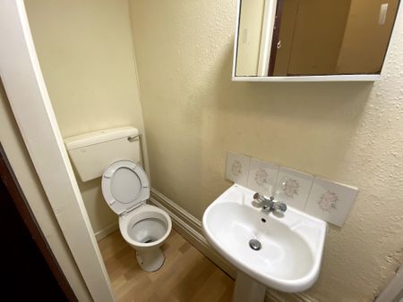 Flat 3, 32 Kelso Road, LS2 9PR, Leeds - Photo 5