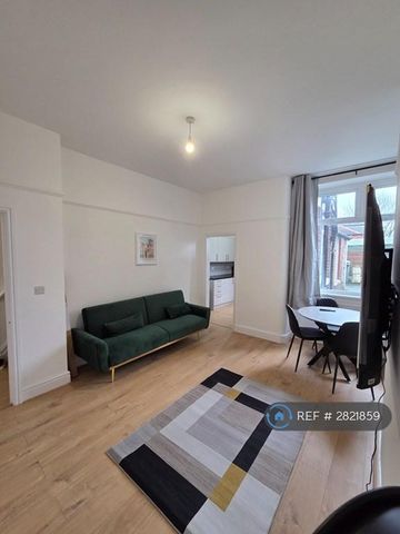 4 bedroom terraced house to rent - Photo 4