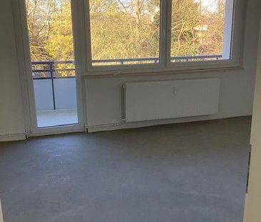 Geräumige und helle 3 Zimmer-Wohnung mit Balkon in Baumheide/ Freifinanziert - Photo 1
