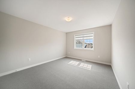 For Lease - 216 Cubitt Street, Clearview, Ontario - Photo 5