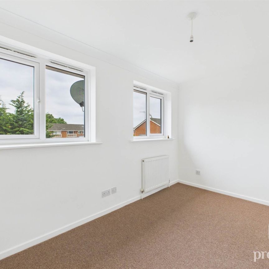 Glenwoods, Newport Pagnell - Photo 1