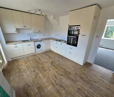 3 bedroom end of terrace house to rent - Photo 6