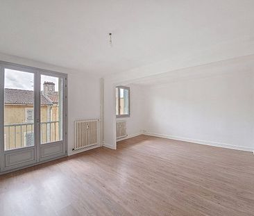 Location appartement 4 pièces 69 m² à Bourg-en-Bresse (01000) - Photo 3