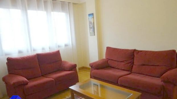 Piso de alquiler en Calle Historiador Juan Uria, Milán - Pumarín - Foto 1