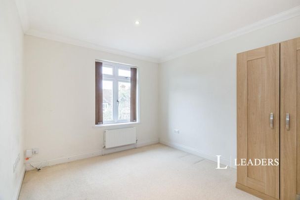 6 bedroom house to rent - Photo 1