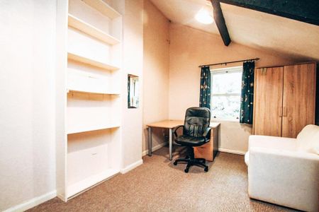 8 bedroom private hall to rent - Photo 4