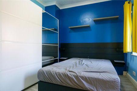 3 Bed Terraced House, The Brookmill, RG1 - Photo 3