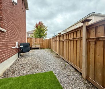 For Lease - 12 Crombie Street, Clarington, Ontario - Photo 1