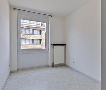 Ruim appartement met 2 slpks en garagebox in het centrum van Geel ! - Photo 6