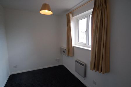 4 bedroom detached house to rent - Photo 3