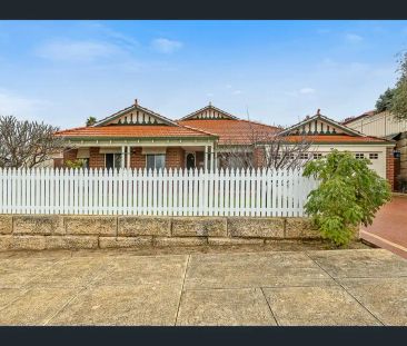 “Spacious Family Home in Sought-After Kinross” - Photo 1