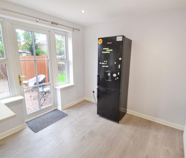 3 bedroom end of terrace house to rent - Photo 6