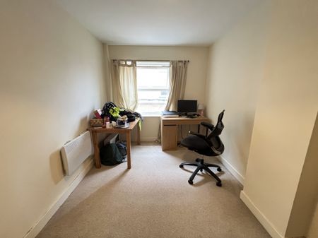 2 bed flat to rent in Commercial Road, Bournemouth, BH2 - Photo 2