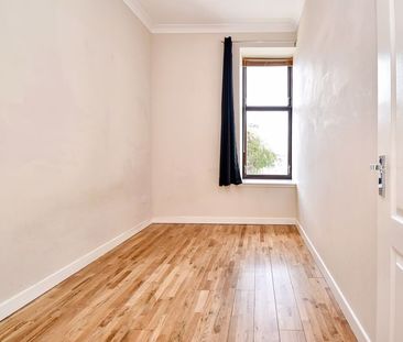 East Burnside Street, Kilsyth - Photo 3