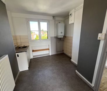 Location - Appartement T4 - 62 m² - Montbéliard - Photo 2