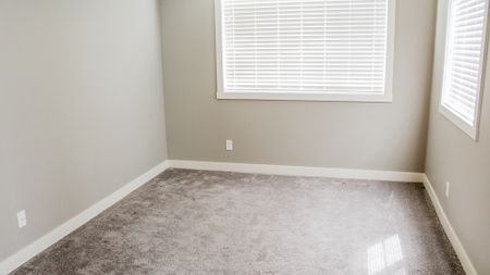 3 Bedroom Townhouse For Rent In Redstone | Pets Negotiable - Photo 4