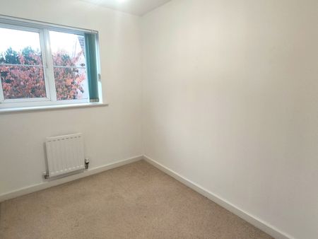 Hornbeam Avenue, Bury St. Edmunds, Red Lodge - Photo 3