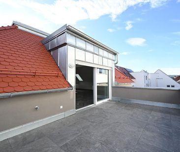 Loftartige 3-Zimmer-Wohnung mit Dachterrasse, Neumarkt - Hallstraße - Photo 2