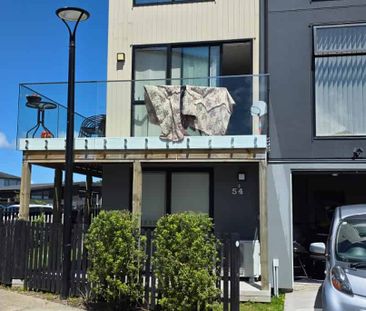 Modern Living in Millwater - Pet friendly - Photo 5