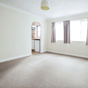 studio to rent - Photo 2