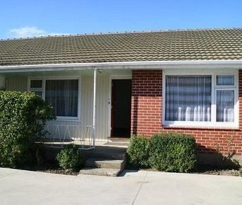 Large 2-bed unit in great location - Photo 6