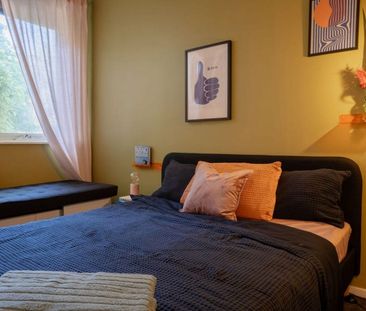 Delightful two bedroom Home on top floor - Photo 3