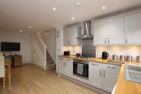 2 bedroom terraced house to rent - Photo 2