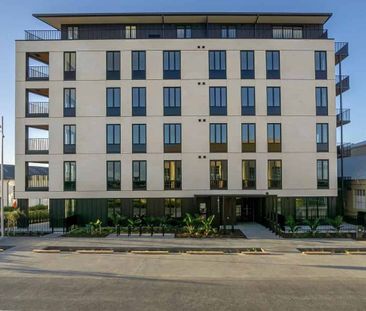 Stunning fully furnished living with sea views - Photo 1