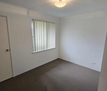 LESS THAN 500m TO WARNBRO BEACH! - Photo 3