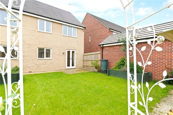 4 bedroom detached house to rent - Photo 1