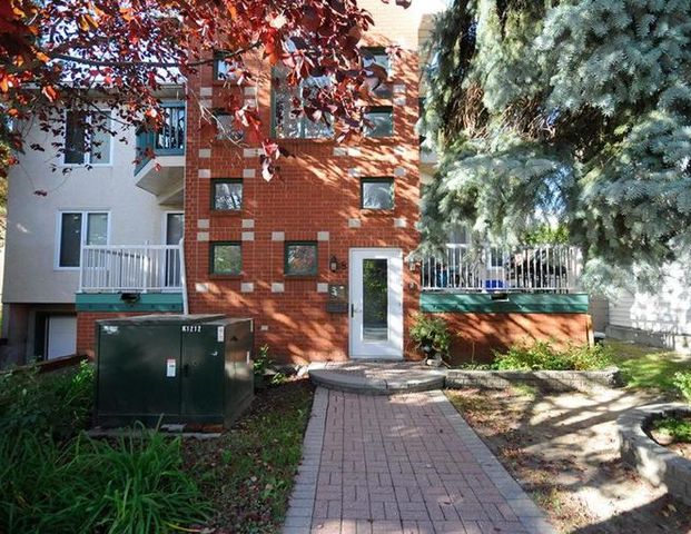 Railway | 8 Railway St, Ottawa - Photo 1