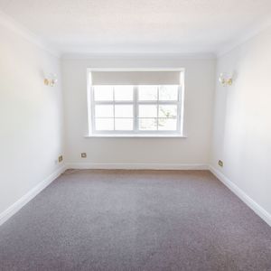 Waterside Place, CM21, Sawbridgeworth - Photo 2