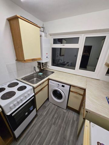 2 bedroom maisonette to rent - Photo 2