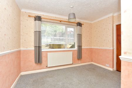 3 bedroom terraced house to rent - Photo 2