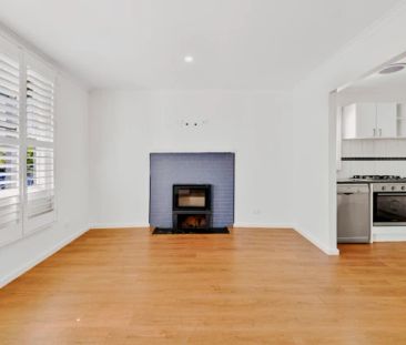 2 Bed, 1 Bath - Photo 2