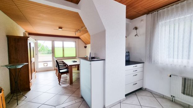 Grosse 5½ bis 6 Zi. Dachwohnung - ländliche Lage - grosse Terrasse - Photo 1