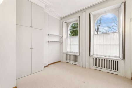 A beautiful raised ground floor one bedroom flat with direct access to communal gardens - Photo 5