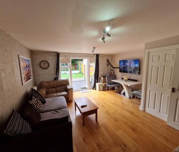 4 bedroom semi-detached house to rent - Photo 1