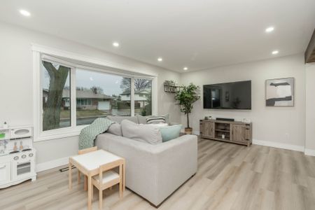 For Lease - 51 Delmar Drive, Hamilton, Ontario - Photo 3