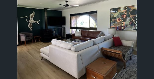 Fully furnished refined elegance with exceptional outlook. - Photo 1