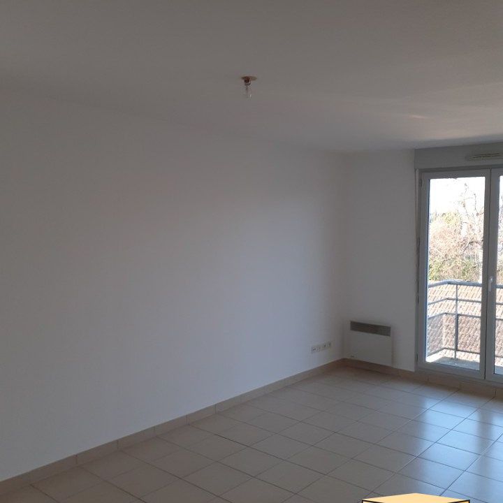 Location Appartement 2 pièces 46m² BELLEY 01300 - Photo 1