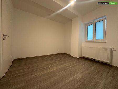 Mietwohnung ++ NEU SANIERT ++ ca. 89,46 m² - Photo 2