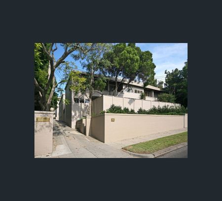18/630 Toorak Road, Toorak, Vic 3142 - Photo 4