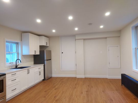 For Lease - 14 Allanford Road Unit# B, Toronto, Ontario - Photo 1