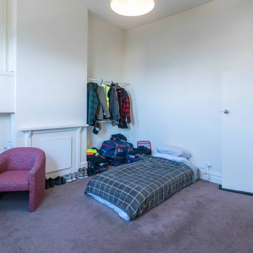 One Bedroom Apartment - Photo 1