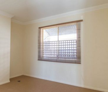 Charming Coopers Plains Family Home - Photo 6