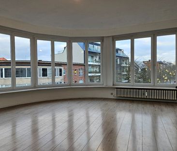 Lichtrijk appartement met 2 slaapkamers in het centrum van Mol! – V... - Photo 2